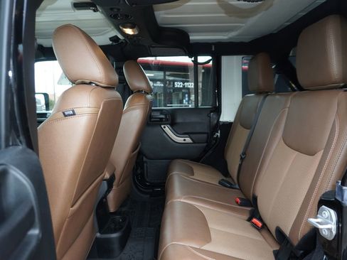 Used 2017 Jeep Wrangler Unlimited Sahara image 25