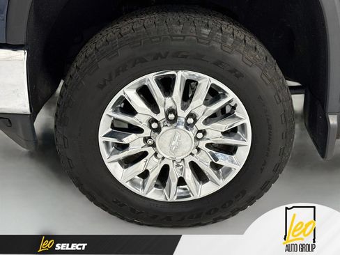 Used 2021 Chevrolet Silverado 2500 LTZ w/ LTZ Plus Package AWD/4WD image 34