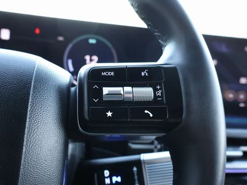 Used 2025 Hyundai Santa Fe Limited image 31