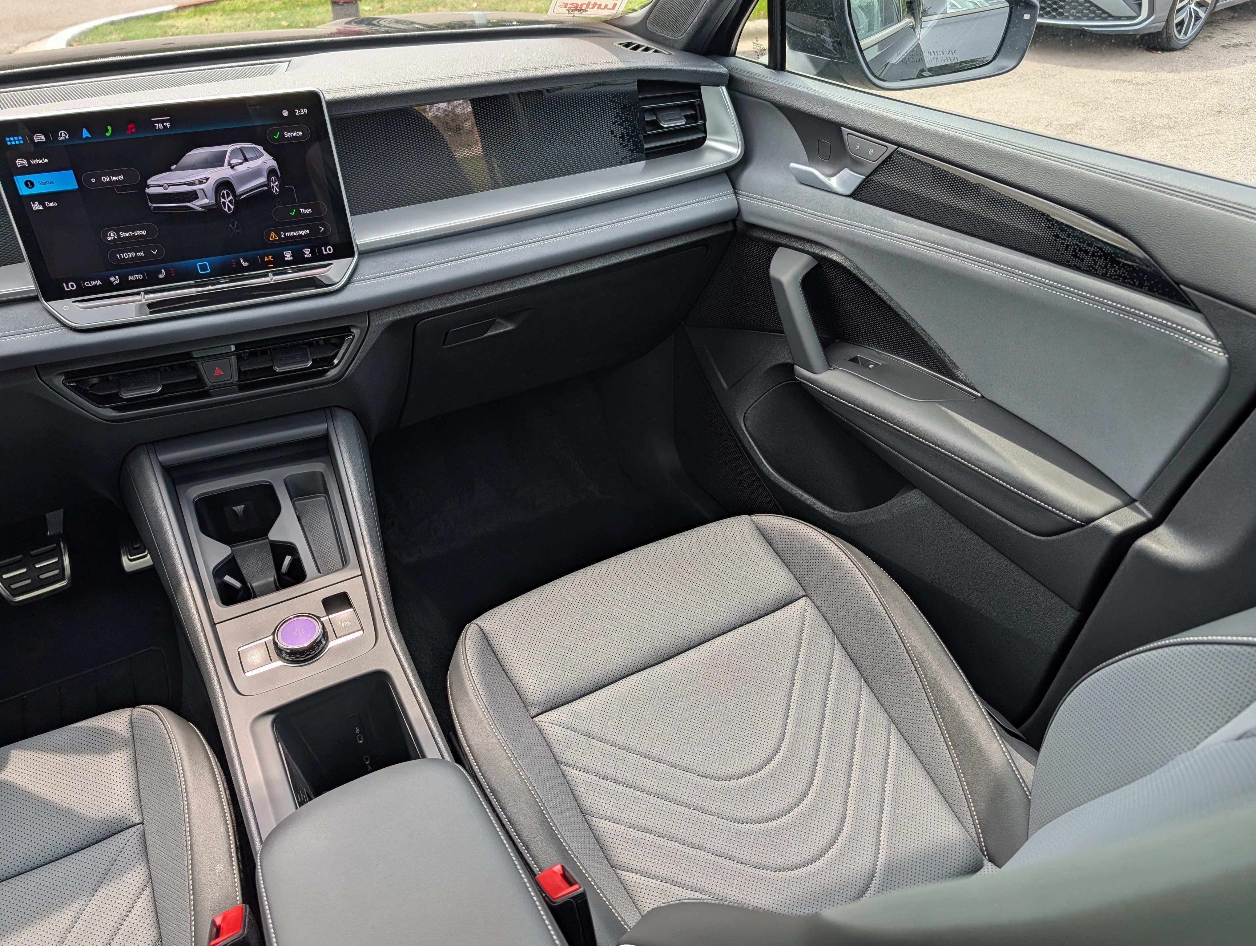 Certified 2025 Volkswagen Tiguan SE R-Line AWD/4WD image 11
