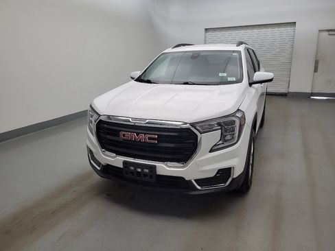 Used 2023 GMC Terrain SLE w/ Driver Convenience Package AWD/4WD image 15