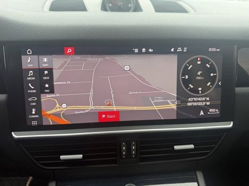 Used 2021 Porsche Cayenne image 28