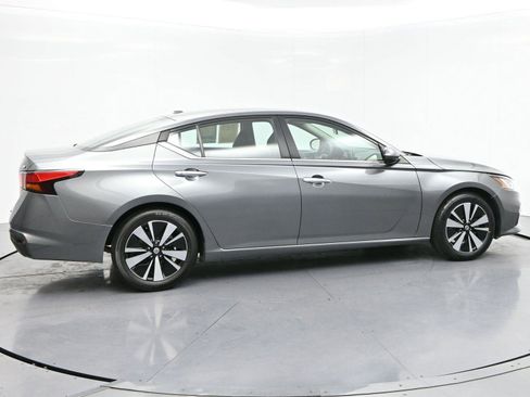 Used 2021 Nissan Altima 2.5 SV image 8