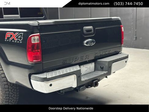 Used 2013 Ford F250 Lariat w/ Lariat Interior Pkg image 12