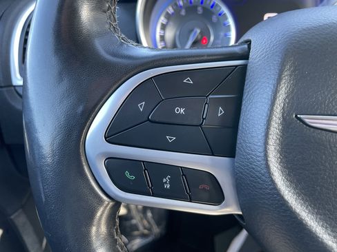 Used 2019 Chrysler 300 Limited image 15