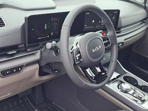 New 2026 Kia Carnival EX FWD image 7