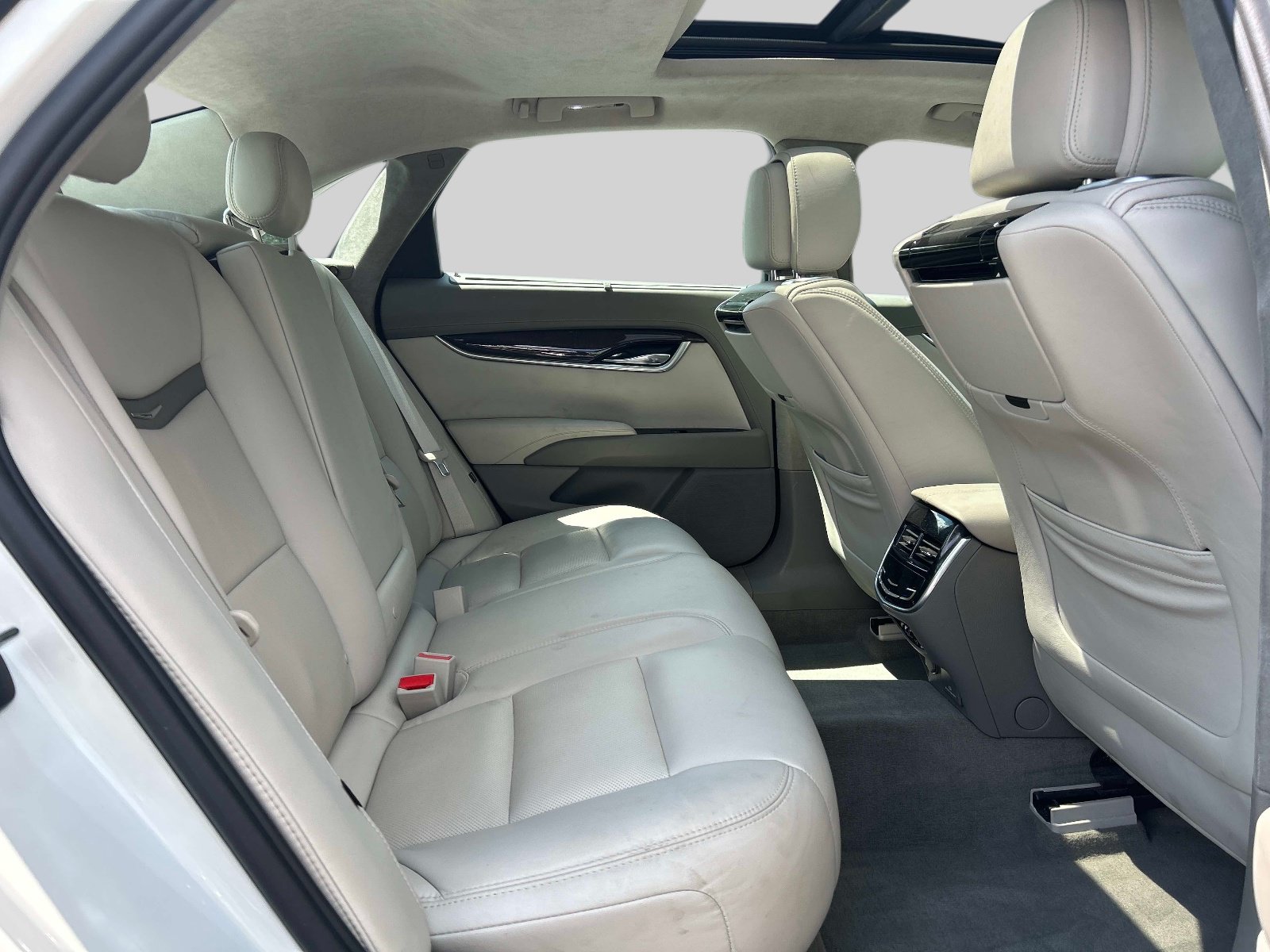 Used 2014 Cadillac XTS Vsport Platinum AWD image 17