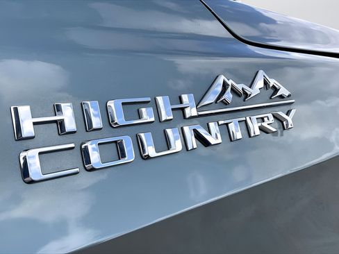 Used 2023 Chevrolet Tahoe High Country w/ Premium Package 2 AWD/4WD image 31