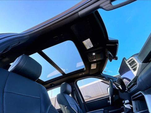 Used 2022 Toyota Tundra Platinum image 14