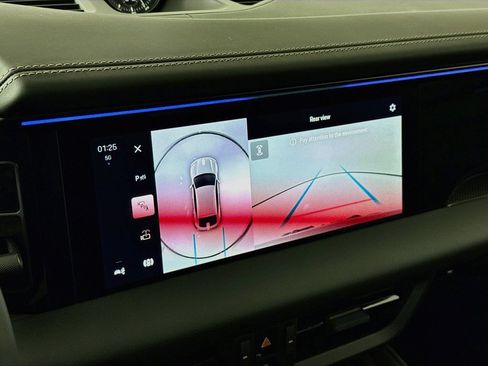 Certified 2025 Porsche Macan Turbo Electric AWD/4WD image 20