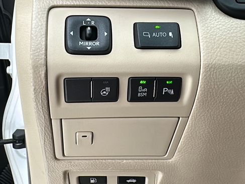 Used 2014 Lexus LS 460 AWD w/ Comfort Package image 19