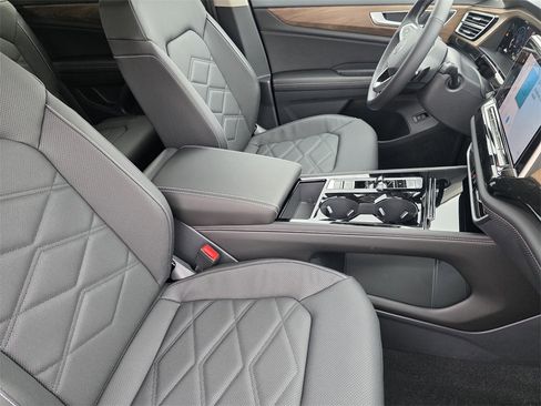 New 2026 Volkswagen Atlas SE image 9