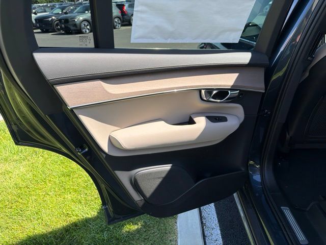 New 2026 Volvo XC90 T8 Core w/ Protection Package Premier AWD/4WD image 9