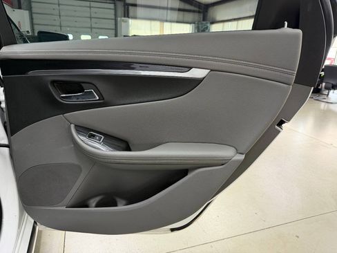 Used 2018 Chevrolet Impala LS FWD image 14