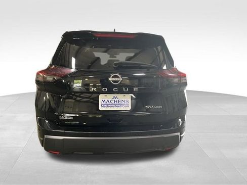 Used 2024 Nissan Rogue SV AWD/4WD image 6