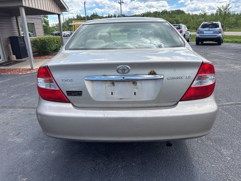 Used 2004 Toyota Camry LE FWD image 5