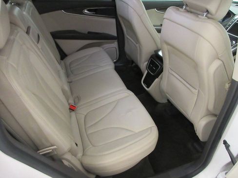 Used 2016 Lincoln MKX Select w/ Select Plus Package FWD image 21