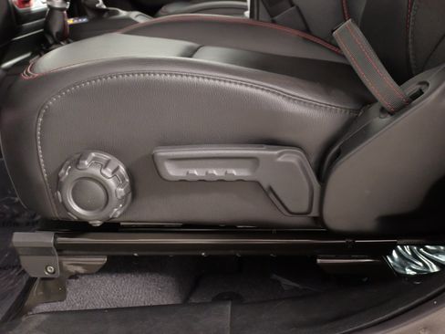 Used 2020 Jeep Wrangler Rubicon AWD/4WD image 32