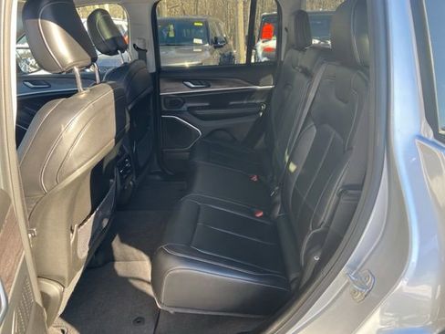 Used 2022 Jeep Grand Cherokee Limited image 14