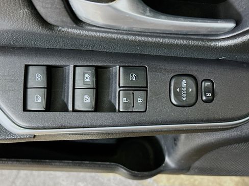 Used 2015 Toyota Camry SE image 15