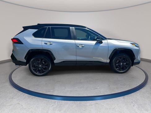 Used 2023 Toyota RAV4 XSE AWD/4WD image 4