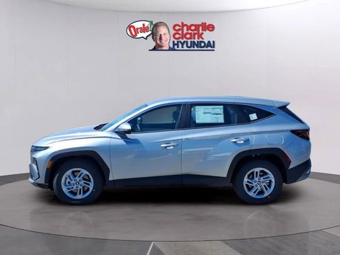 New 2026 Hyundai Tucson SE FWD image 2