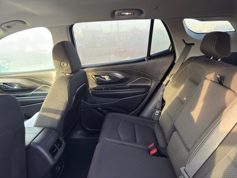 Used 2024 GMC Terrain SLE image 32