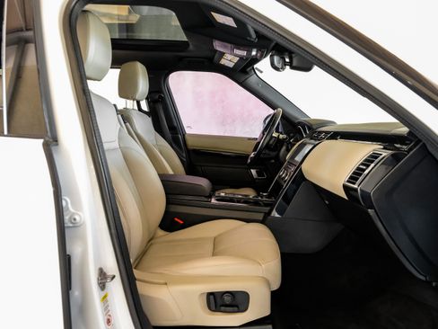 Used 2020 Land Rover Discovery SE AWD/4WD image 36