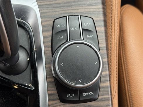 Used 2021 BMW 530i 530i w/ M Sport Package image 21