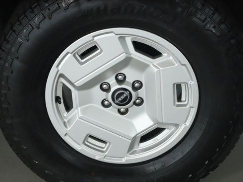 Certified 2024 Nissan Frontier SV w/ Hardbody Edition image 37