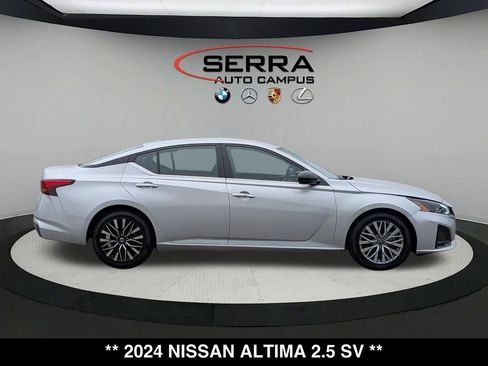 Used 2024 Nissan Altima 2.5 SV FWD image 14