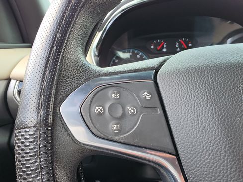 Used 2023 Chevrolet Traverse LS FWD image 14
