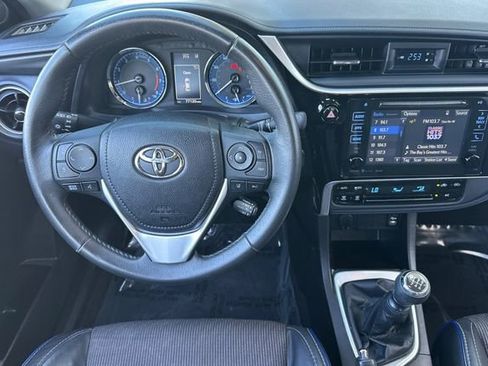 Used 2017 Toyota Corolla SE w/ Carpet Mat Package (TMS) image 13