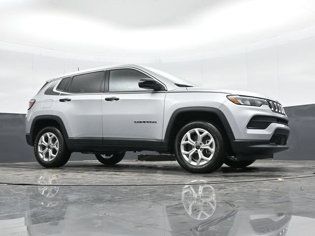 Used 2025 Jeep Compass Sport w/ Mopar Graphics Package AWD/4WD image 41