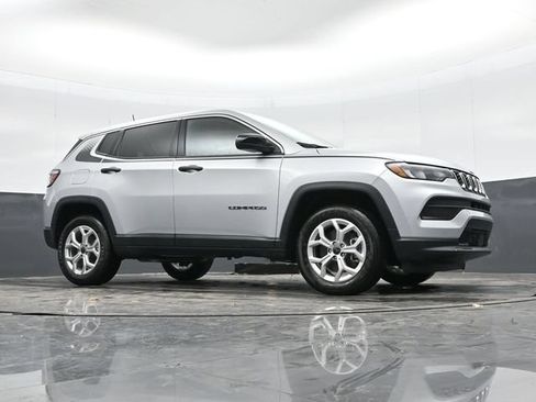 Used 2025 Jeep Compass Sport w/ Mopar Graphics Package AWD/4WD image 41