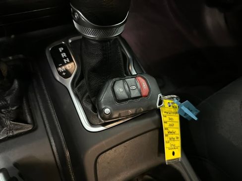 Used 2021 Jeep Wrangler Sport AWD/4WD image 41