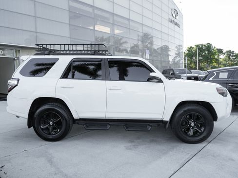 Used 2018 Toyota 4Runner SR5 RWD image 10