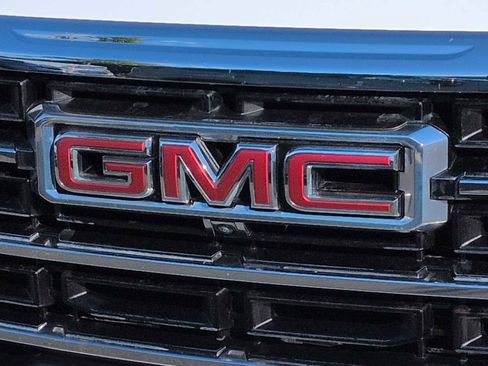 Used 2024 GMC Acadia Elevation image 12