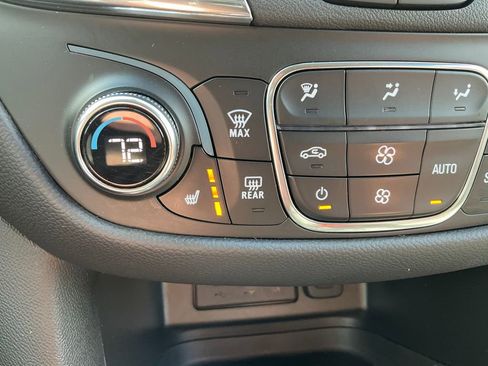 Used 2023 Chevrolet Equinox LT AWD/4WD image 10