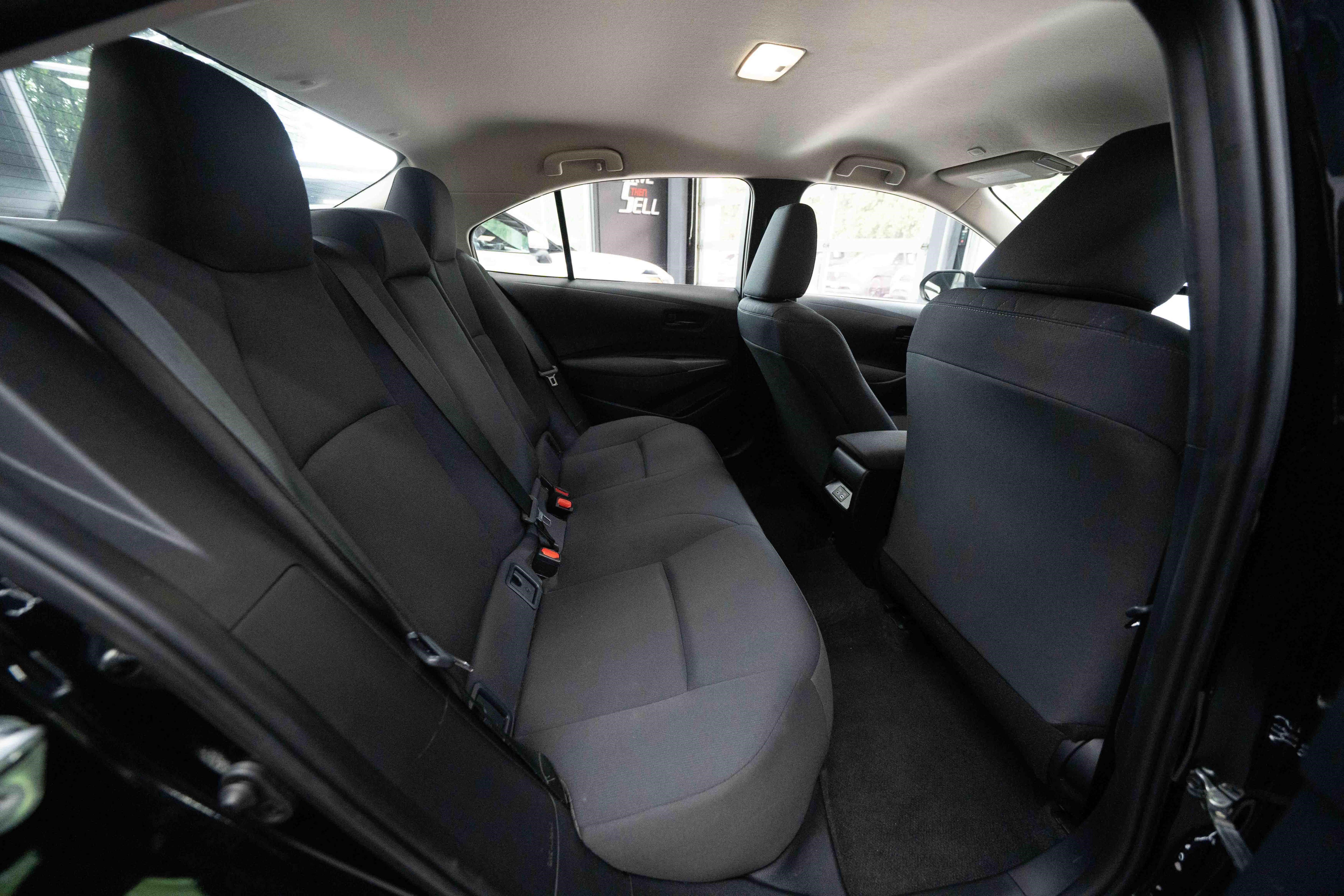 Used 2024 Toyota Corolla LE FWD image 24