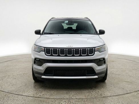 Used 2025 Jeep Compass Limited AWD/4WD image 2