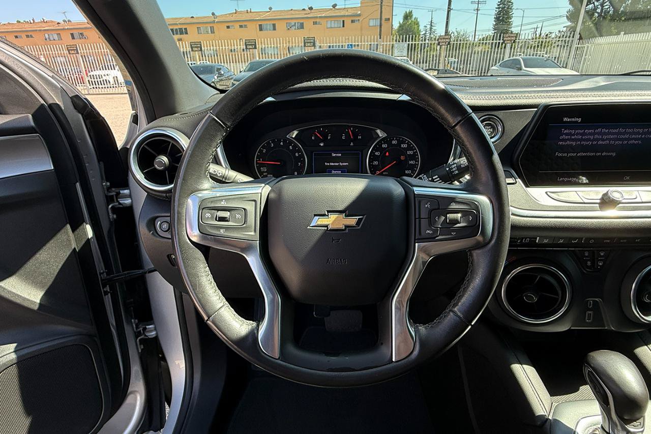 Used 2020 Chevrolet Blazer LT w/ Midnight/Sport Edition FWD image 11