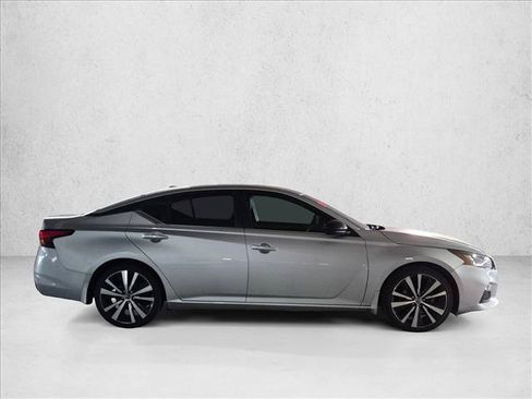 Used 2022 Nissan Altima 2.5 SR FWD image 4