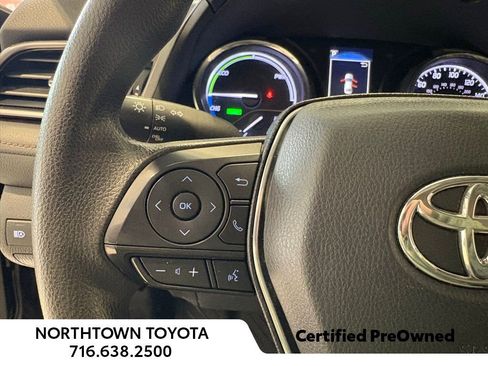 Used 2020 Toyota Camry LE image 27