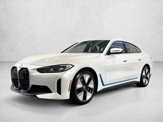 Used 2023 BMW i4 eDrive40 RWD image 3