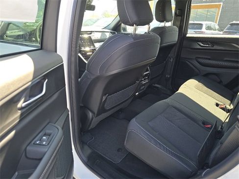 New 2025 Jeep Grand Cherokee Laredo X w/ Luxury Tech Group I image 5