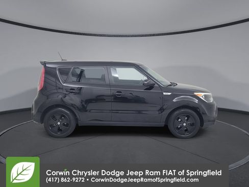 Used 2015 Kia Soul FWD image 17