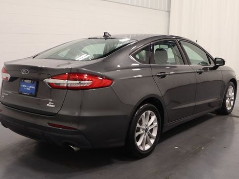 Used 2020 Ford Fusion SE image 9