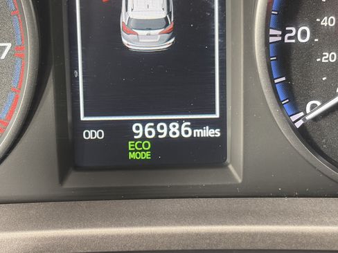 Used 2018 Toyota RAV4 LE w/ All Weather Liner Package FWD image 5