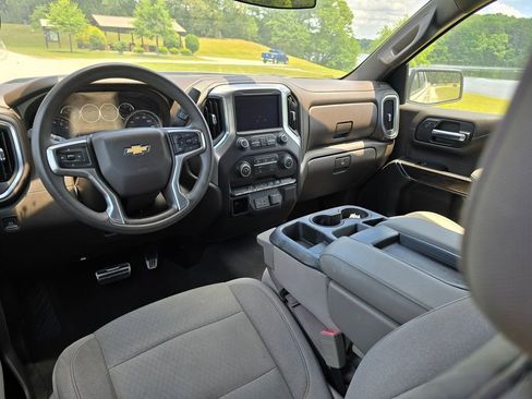 Used 2020 Chevrolet Silverado 1500 LT RWD image 5